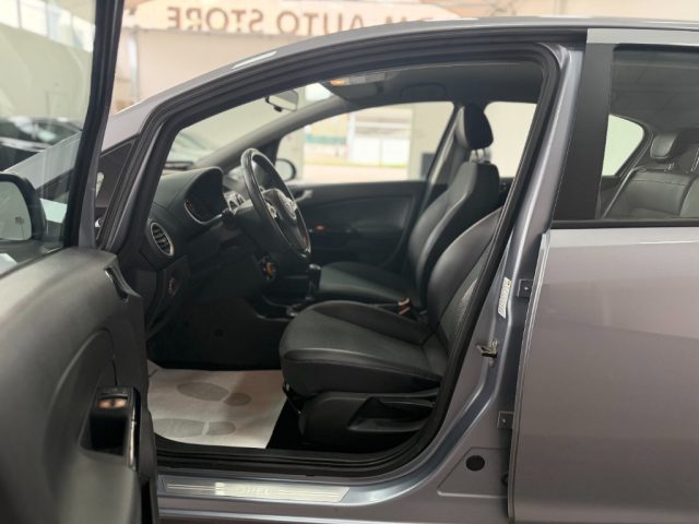 OPEL Corsa usata, con Controllo automatico clima