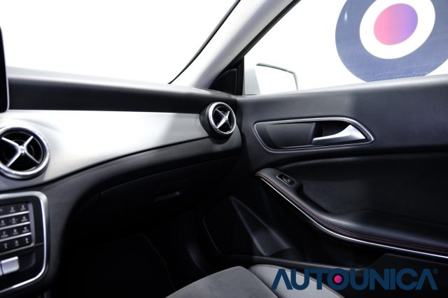 MERCEDES-BENZ CLA 220 usata, con Sensori di parcheggio anteriori