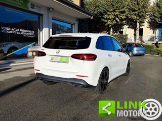 MERCEDES-BENZ B 180 usata, con Cronologia tagliandi