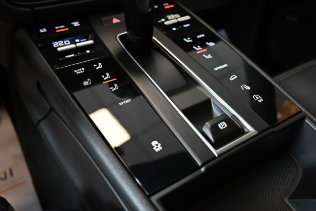 PORSCHE Macan usata 53