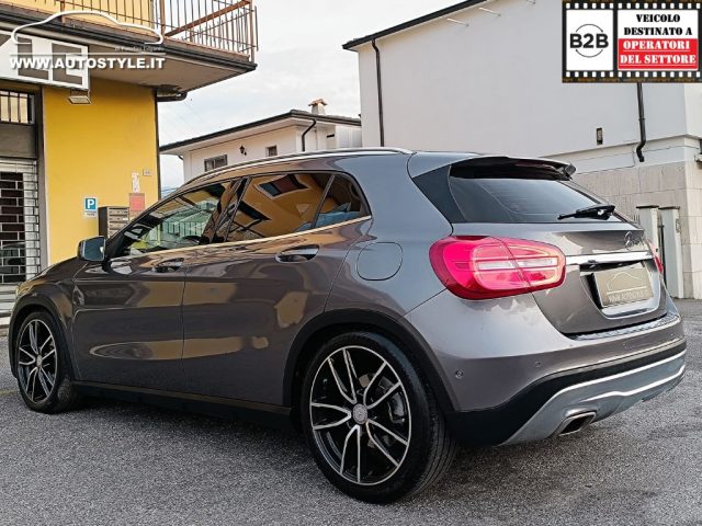 MERCEDES-BENZ GLA 220 usata, con Luci diurne