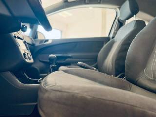 OPEL Corsa usata, con Controllo automatico clima