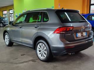 VOLKSWAGEN Tiguan usata, con Autoradio