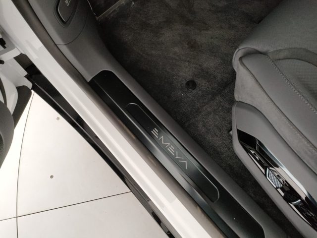 LOTUS Emeya usata, con USB