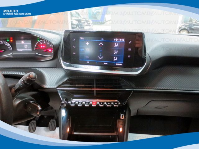 PEUGEOT 2008 usata, con Autoradio