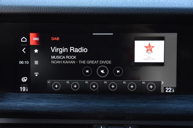 ALFA ROMEO Stelvio usata, con Volante in pelle