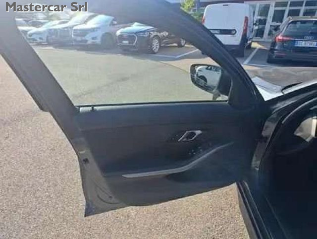 BMW 318 usata, con Controllo automatico clima