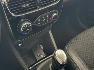 RENAULT Clio usata, con Specchietti laterali elettrici