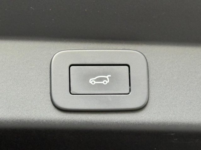 LAND ROVER Range Rover Sport usata, con Sospensioni pneumatiche