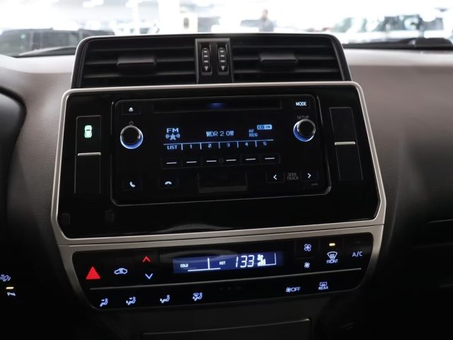 TOYOTA Land Cruiser usata, con Sedile posteriore sdoppiato