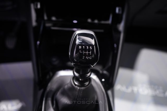 PEUGEOT 2008 usata, con Touch screen