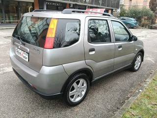 SUZUKI Ignis usata, con Autoradio