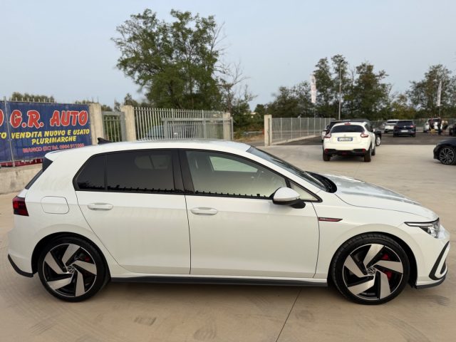 VOLKSWAGEN Golf usata, con Autoradio