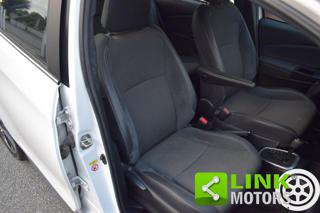 TOYOTA Yaris usata, con Controllo automatico clima