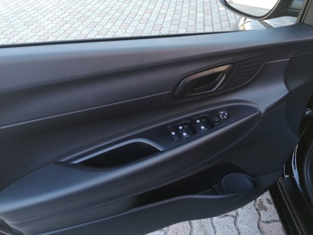 HYUNDAI i20 usata, con Sensori di parcheggio posteriori