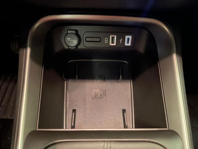 JEEP Avenger usata, con USB