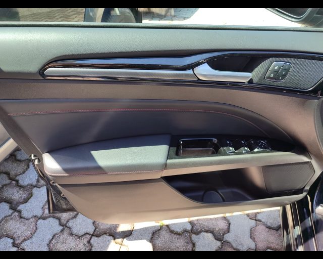 FORD Mondeo usata, con Sensori di parcheggio posteriori