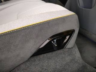 LOTUS Emeya usata, con Vetri oscurati