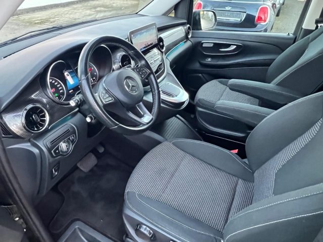 MERCEDES-BENZ V 220 usata, con Climatizzatore