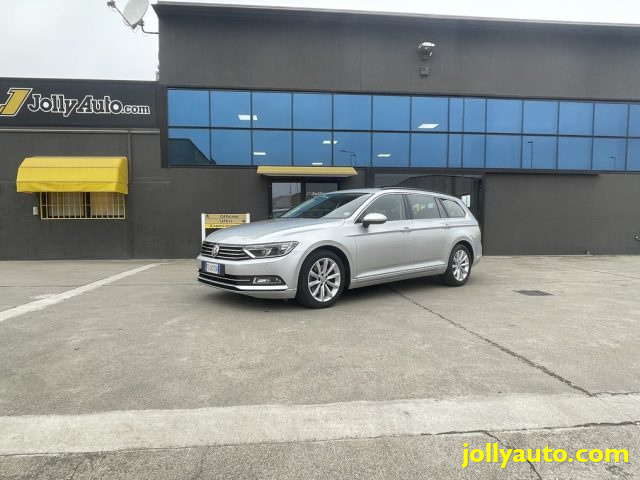 VOLKSWAGEN Passat Variant usata, con Autoradio digitale