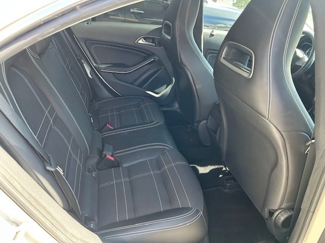MERCEDES-BENZ CLA 200 usata, con Park Distance Control