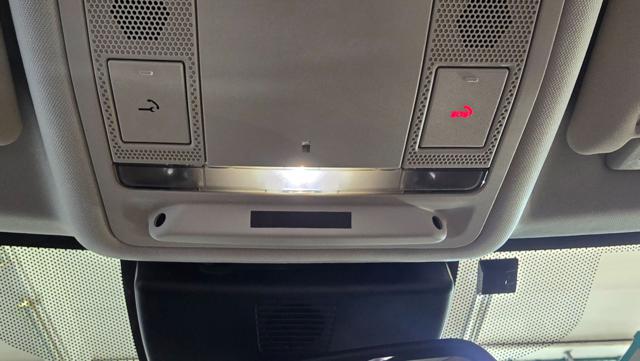 JAGUAR XE usata, con Park Distance Control