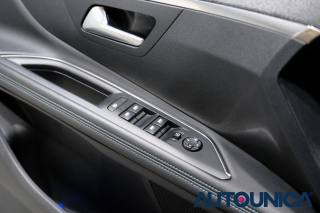 PEUGEOT 3008 usata, con Luci diurne