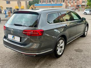 VOLKSWAGEN Passat usata, con Volante in pelle