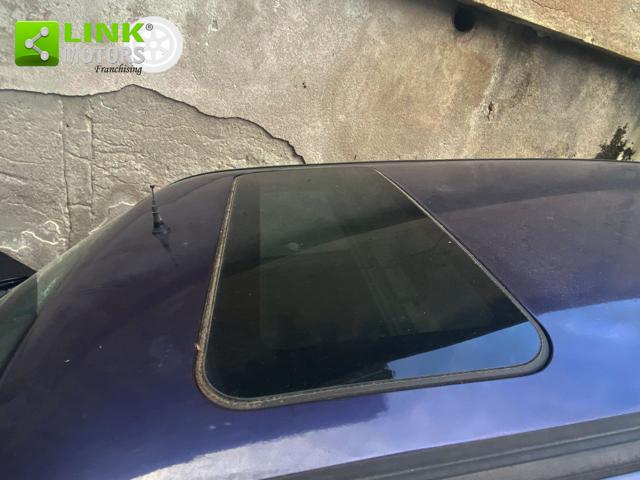 VOLKSWAGEN Golf usata, con Airbag