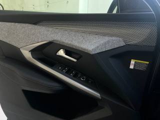 PEUGEOT 3008 usata, con Autoradio digitale