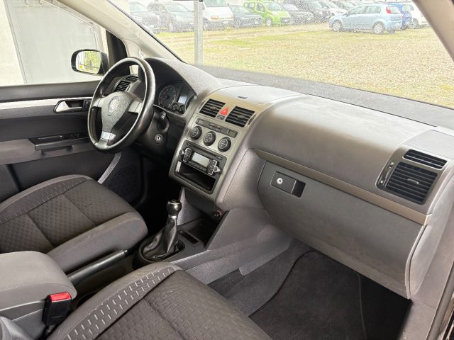 VOLKSWAGEN Touran usata 48