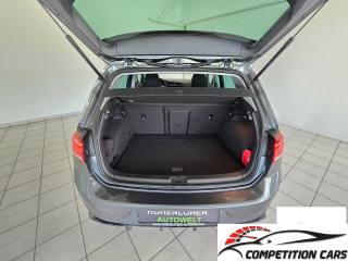 VOLKSWAGEN Golf usata, con Airbag testa