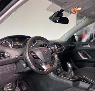 PEUGEOT 308 usata, con Autoradio
