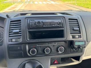 VOLKSWAGEN Transporter usata, con MP3