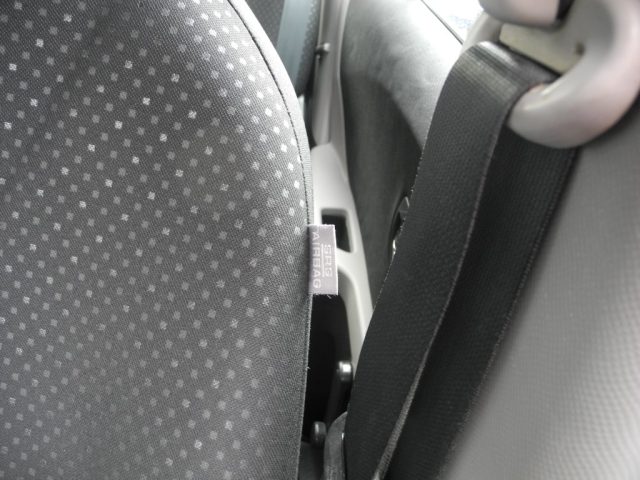 TOYOTA Yaris usata 32