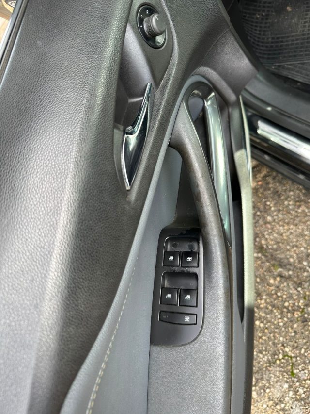 OPEL Zafira Tourer usata, con Chiusura centralizzata
