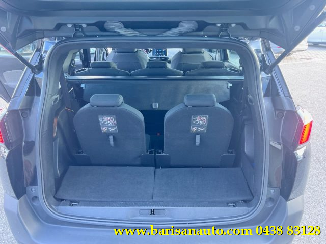 PEUGEOT 5008 usata, con Boardcomputer