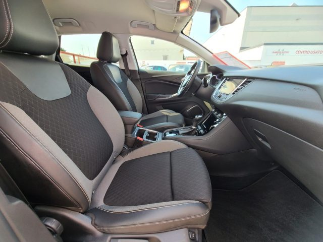 OPEL Grandland X usata, con Luci diurne LED