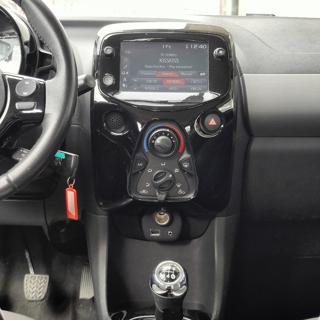 PEUGEOT 108 usata, con USB