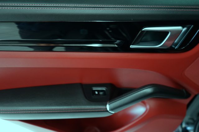 PORSCHE Cayenne usata, con Tetto panorama