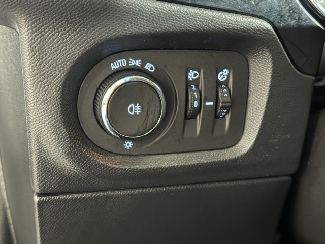 OPEL Corsa usata, con Touch screen
