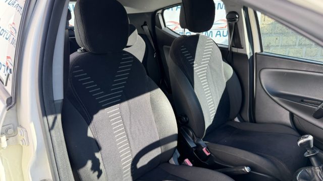 LANCIA Ypsilon usata, con Autoradio