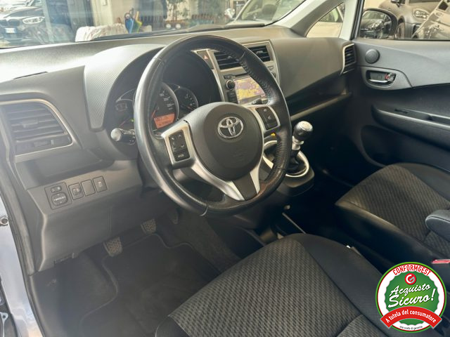 TOYOTA Verso-S usata, con Cerchi in lega
