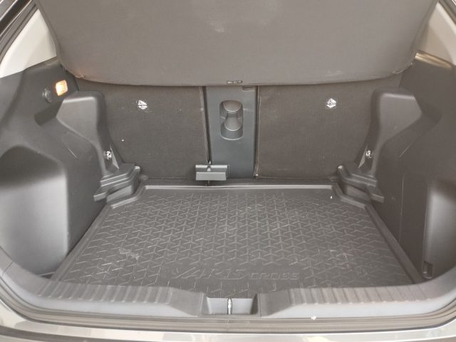 TOYOTA Yaris Cross usata, con USB