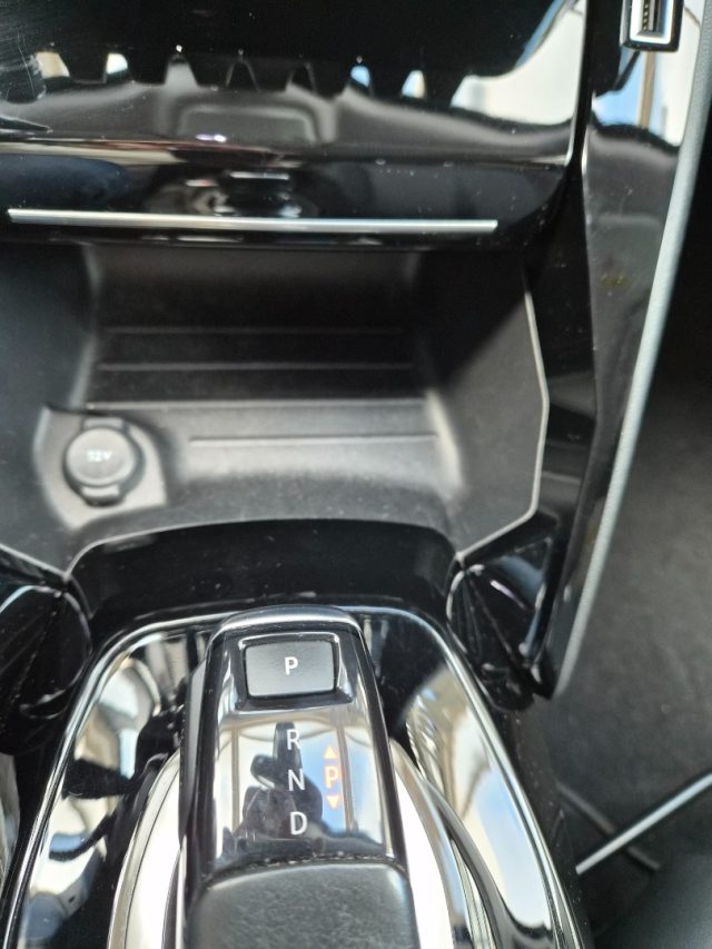 PEUGEOT 2008 usata, con USB