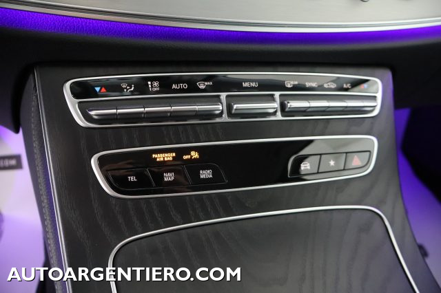 MERCEDES-BENZ E 200 usata, con Regolazione elettrica sedili