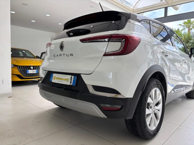 RENAULT Captur usata, con Bracciolo