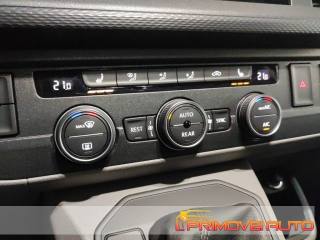 VOLKSWAGEN Caravelle usata, con Autoradio