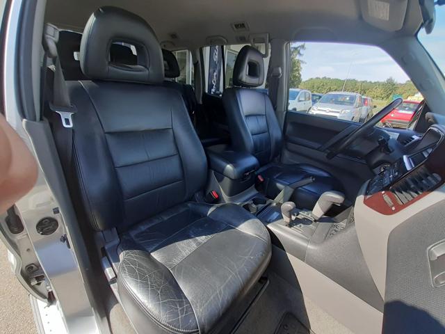 MITSUBISHI Pajero usata, con Specchietti laterali elettrici