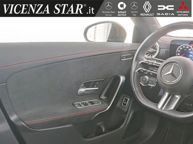 MERCEDES-BENZ CLA 200 usata, con Controllo automatico clima